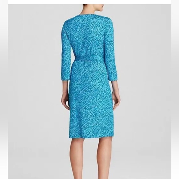 NWT Diane Von Furstenburg New Julian Two Petal Dreams Blue Wrap. dress - Picture 2 of 11
